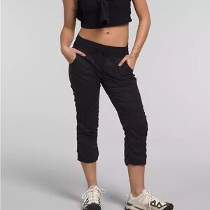 The North Face Cropped ruched black Hiking Pants woman’s size XL